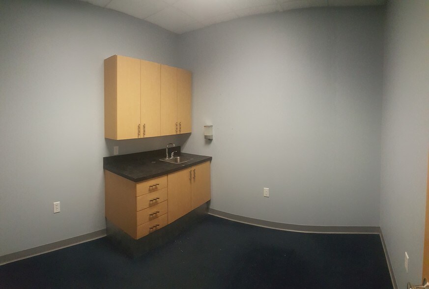 More Photos Of 5007-5035 S Louise Ave, Sioux Falls Unknown For Lease