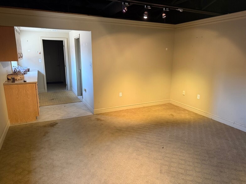 More Photos Of 4920 Harrison St, Pittsburgh Warehouse For Lease