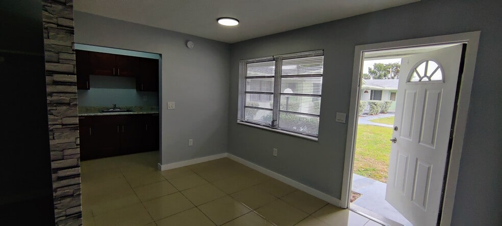 More Photos Of 7221 Venetian St, Miramar Apartments For Sale
