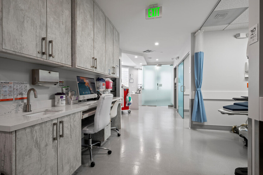 More Photos Of 20311 SW Birch St, Newport Beach Medical For Sale