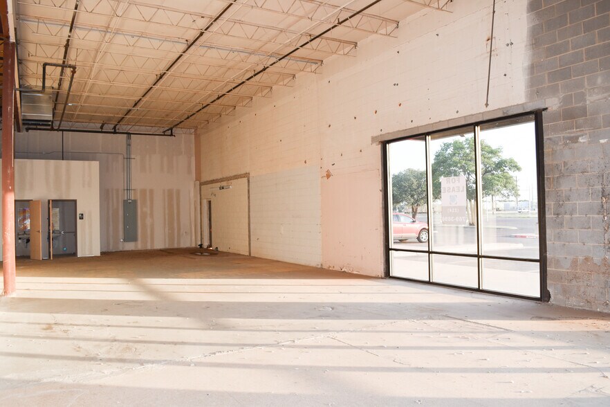 More Photos Of 5002 34th St, Lubbock Unknown For Lease