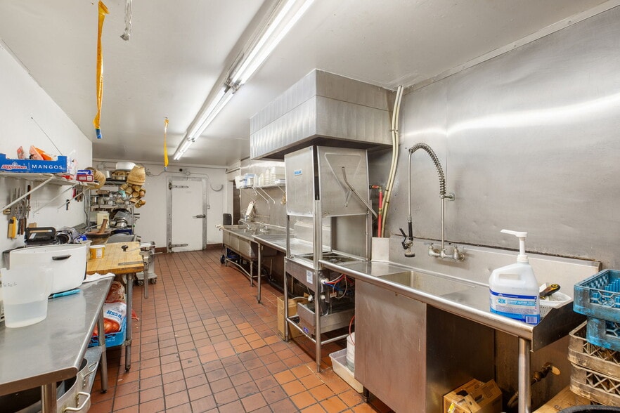 More Photos Of 430 E Saint George Blvd, Saint George Restaurant For Lease