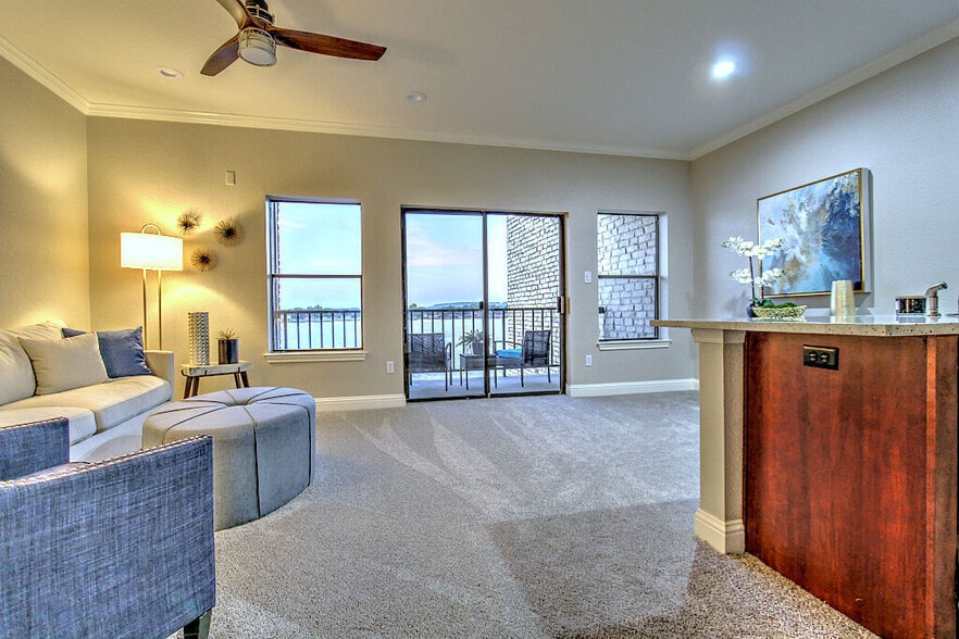 More Photos Of 401 E Pearl St, Granbury Apartments For Sale