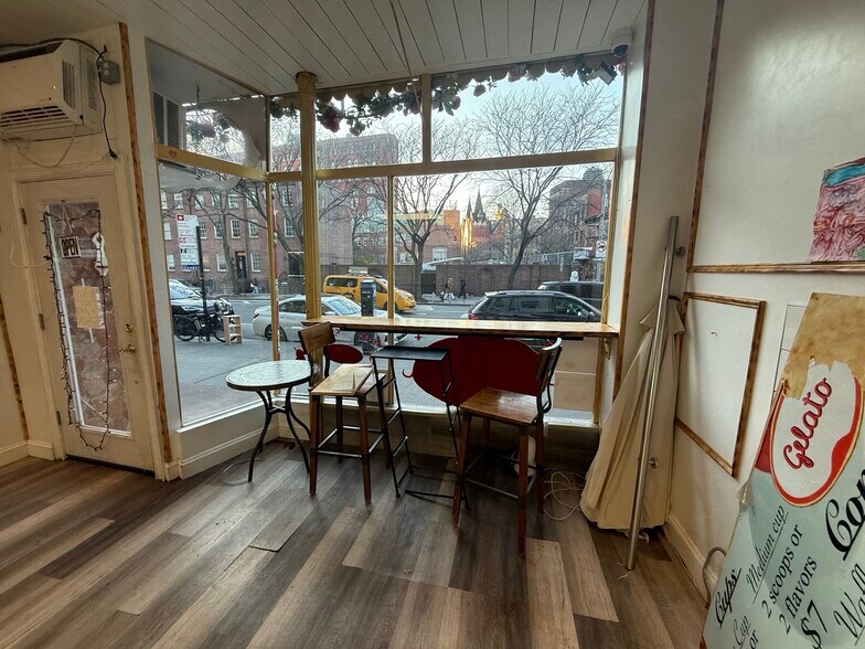 More Photos Of 496 Hudson St, New York Storefront Retail Residential For Lease