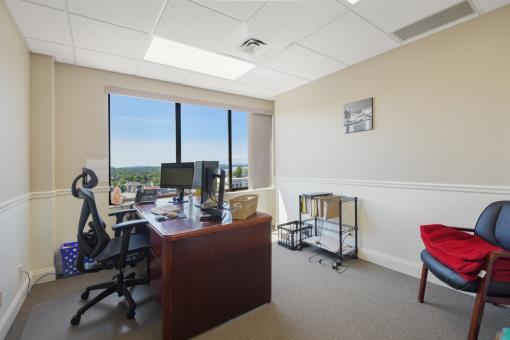More Photos Of 84 Pine St, Burlington Office For Sale