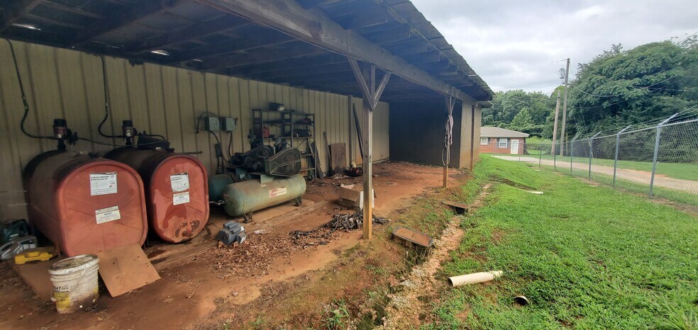 More Photos Of 228 Ross Ave, Easley Flex For Sale