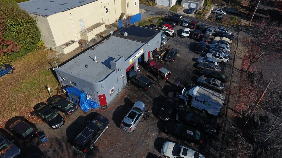 More Photos Of 911 Orchard St, Bethlehem Auto Repair For Lease