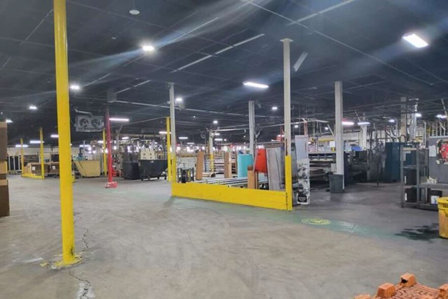 More Photos Of 1121 W Kentucky St, Louisville Distribution For Sale