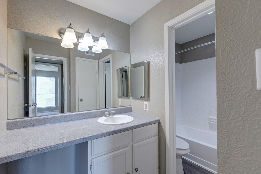 More Photos Of 1010 Magnolia Dr, Freeport Apartments For Sale