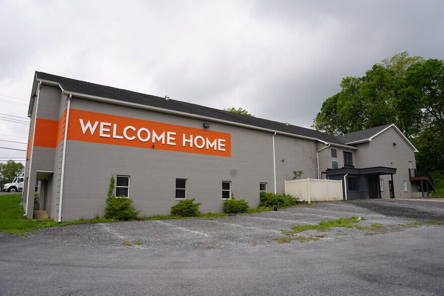 More Photos Of 7595 Martinsburg Pike, Shepherdstown Office For Sale