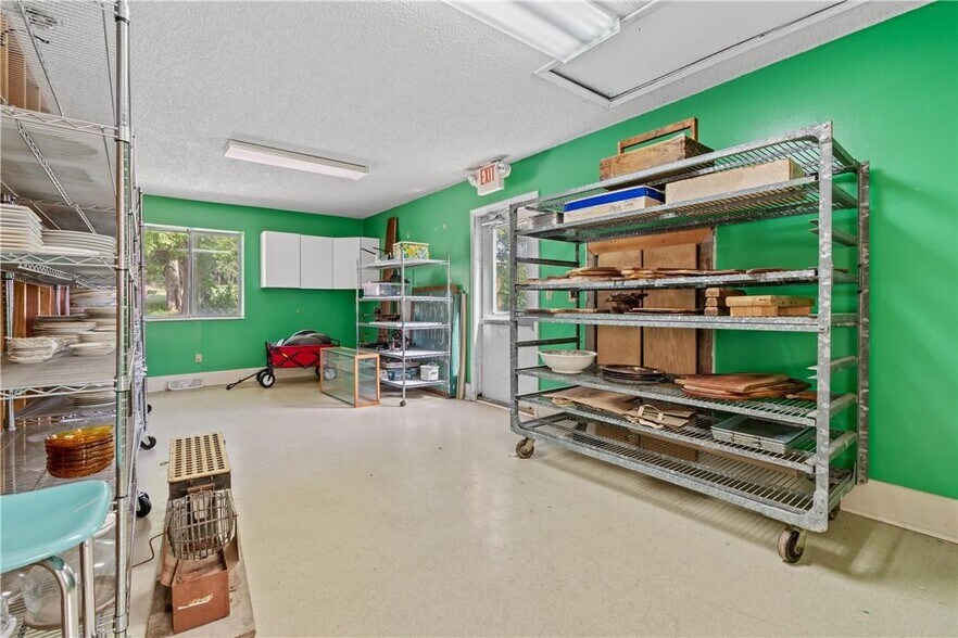 More Photos Of 505 MO-273 Highway, Tracy Freestanding For Sale