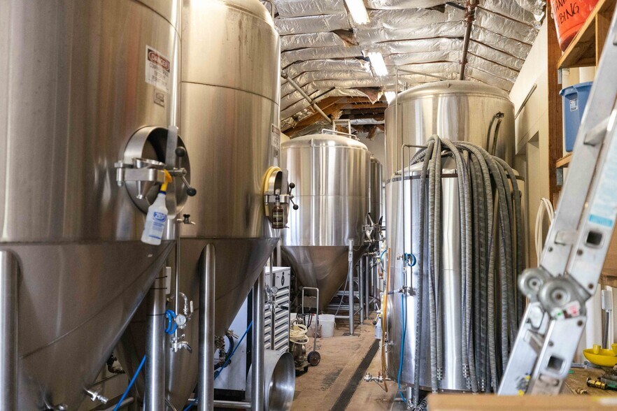 More Photos Of 15 Rowland Way, Novato General Retail For Sale