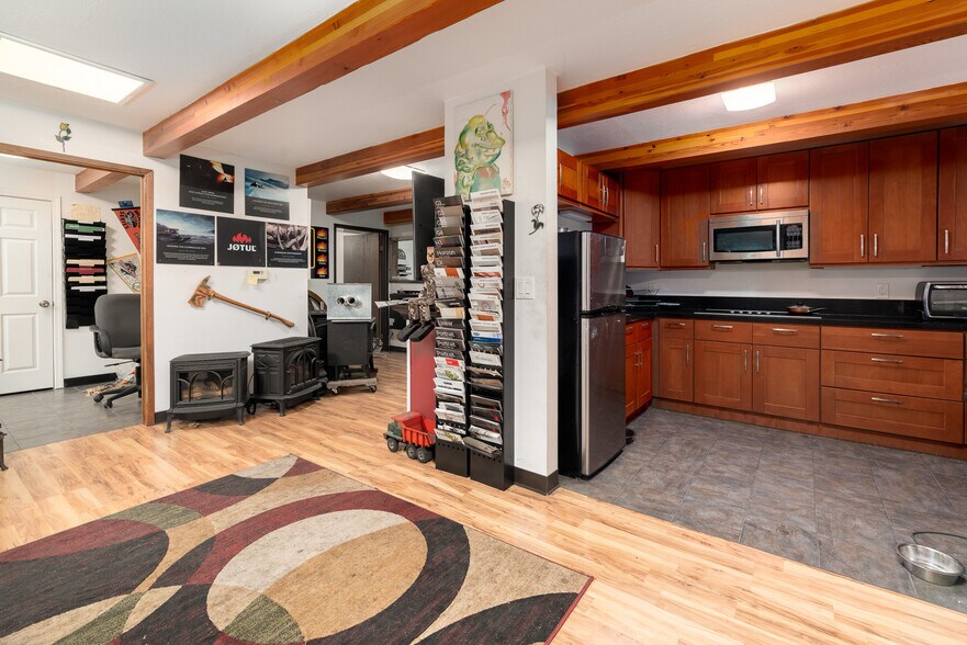 More Photos Of 4450 Enterprise St, Fremont Manufacturing For Sale