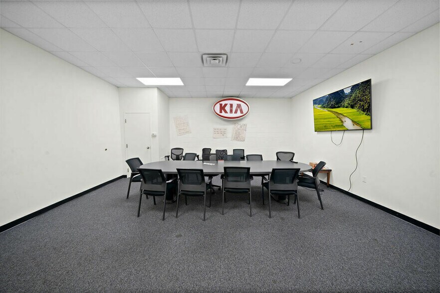 More Photos Of 4818 Troup Hwy, Tyler Auto Dealership For Sale