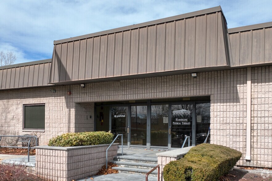 More Photos Of 33 Upton Dr, Wilmington Warehouse For Lease