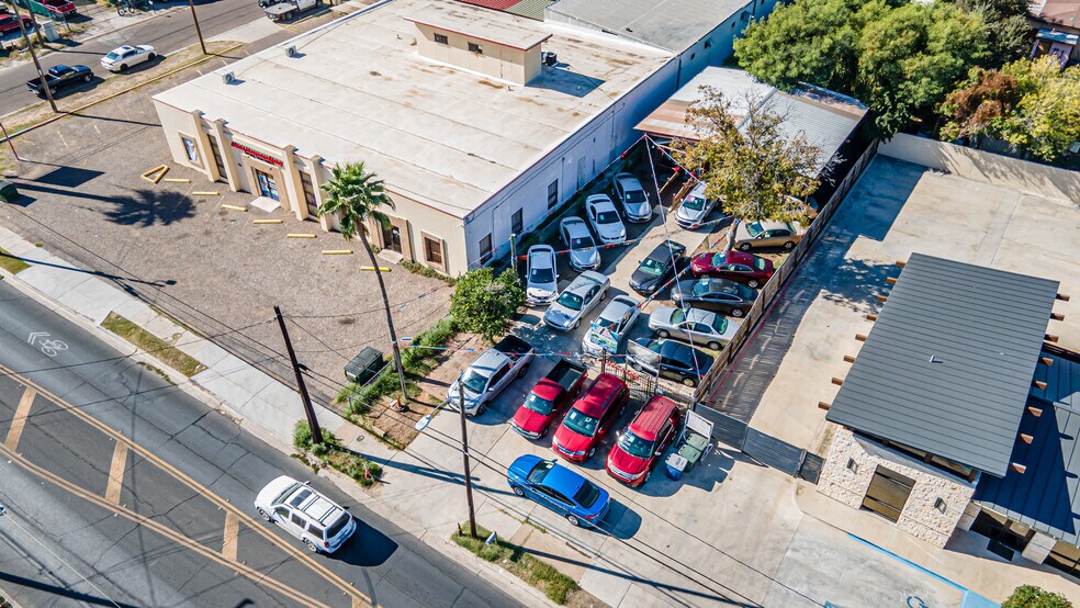 More Photos Of 2608 San Bernardo Ave, Laredo Office For Sale
