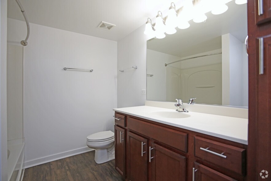More Photos Of 1255 Town Center Rd, Vernon Hills Apartments For Lease