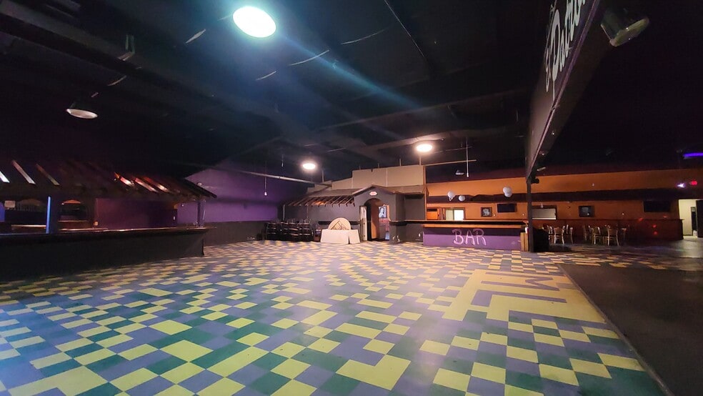 More Photos Of 363-365 N Concord Pky, Concord Warehouse For Lease