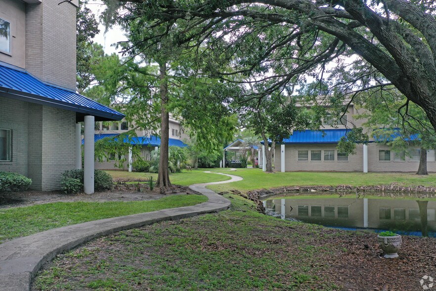 More Photos Of 4237 Salisbury Rd, Jacksonville Unknown For Lease