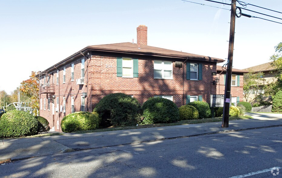 Primary Photo Of 214 Engle St, Englewood Medical For Lease