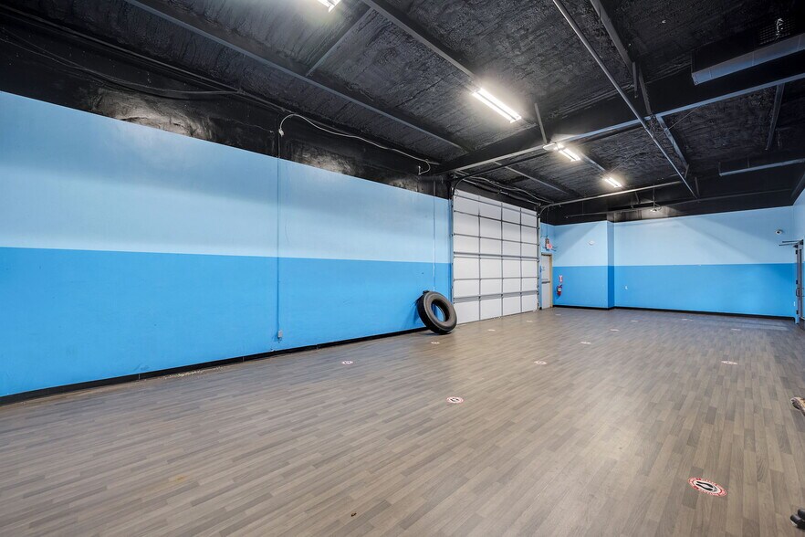 More Photos Of 7510 Lawndale St, Houston Warehouse For Sale