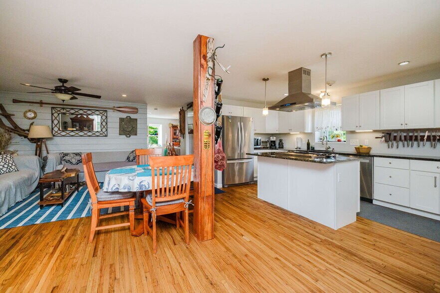 More Photos Of 1019 Main Rd, Tiverton Storefront For Sale