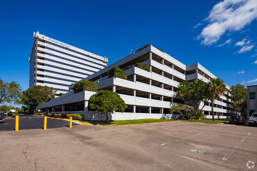 More Photos Of 2203 N Lois Ave, Tampa Office For Lease