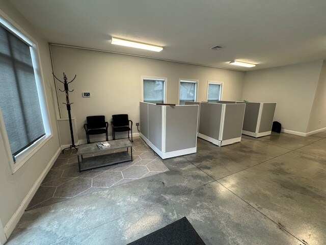 More Photos Of 685 South St, Wrentham Unknown For Lease