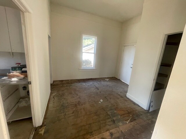 More Photos Of 1101 W Burbank Blvd, Burbank Office Residential For Lease