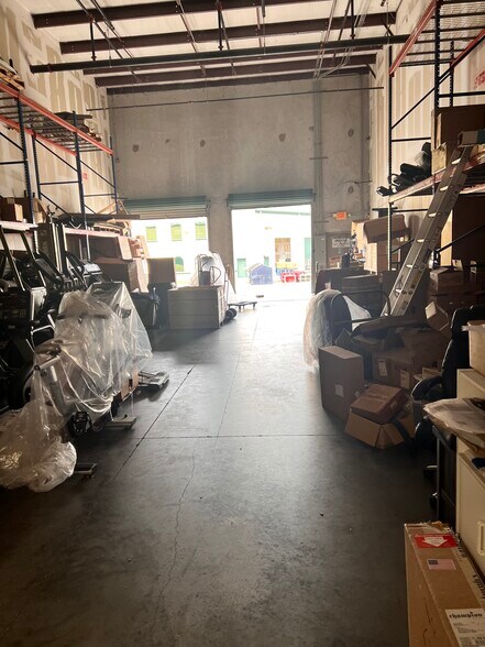 More Photos Of 6881 Kingspointe Pky, Orlando Flex For Sale