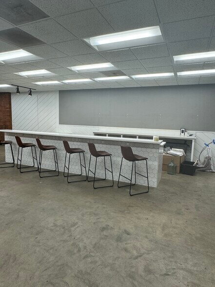 More Photos Of 8131 La Mesa Blvd, La Mesa Storefront For Lease