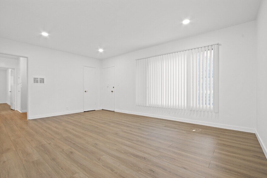 More Photos Of 1118 S Fairfax Ave, Los Angeles Apartments For Sale