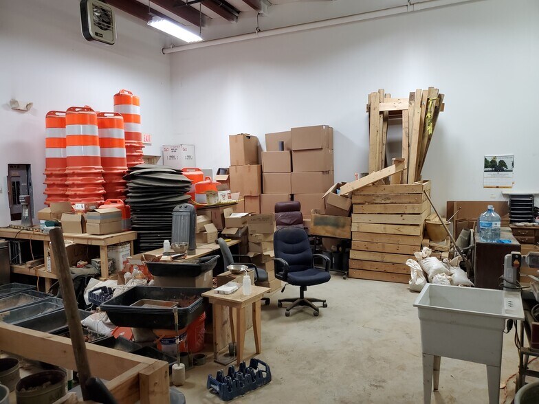More Photos Of 1424 Odenton Rd, Odenton Light Manufacturing For Sale