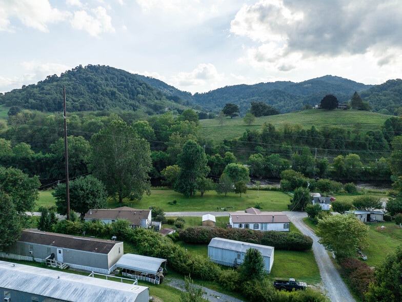 More Photos Of 371 Riverview Dr, Waynesville Manufactured Housing Mobile Home Park For Sale