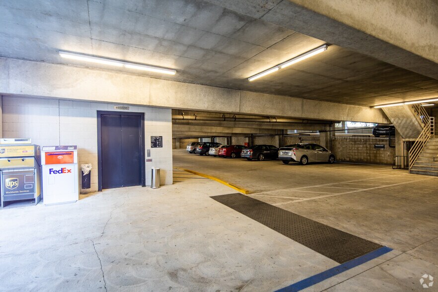 More Photos Of 1411 W 190th St, Gardena Office For Lease