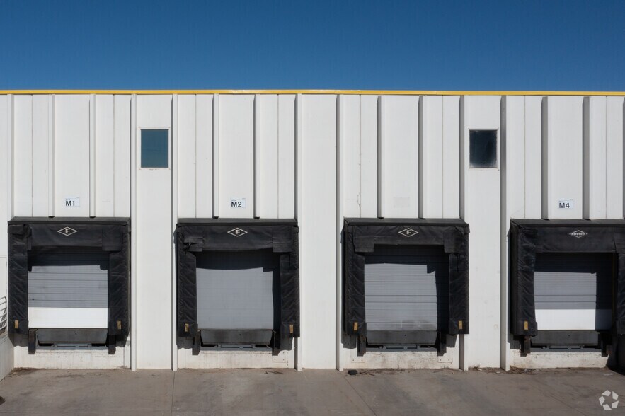 More Photos Of 1351 W Stanford Ave, Englewood Warehouse For Lease