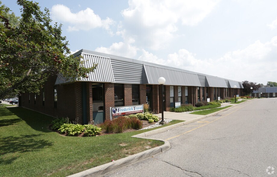 Primary Photo Of 572 Weber St N, Waterloo Office For Lease