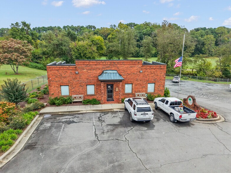More Photos Of 4715 Bethania Station Rd, Winston-Salem Light Manufacturing For Sale