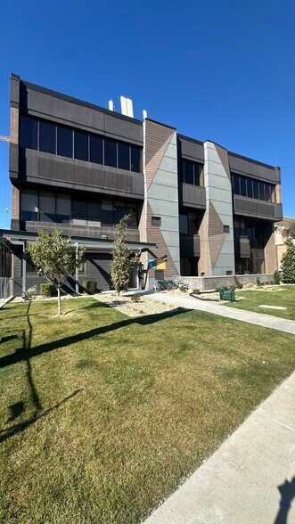 More Photos Of 3098 S Highland Dr, Salt Lake City Office For Lease