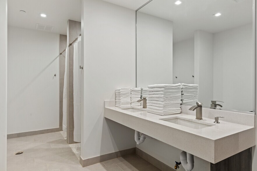 More Photos Of 18383 Preston Rd, Dallas Office For Lease