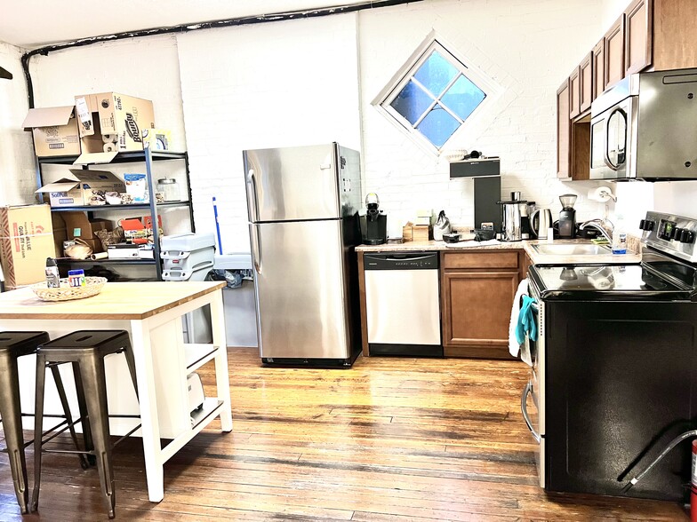 More Photos Of 1008 Race St, Cincinnati Office Residential For Sale