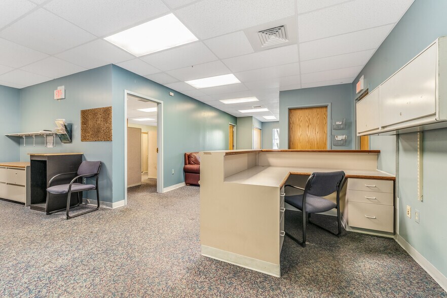 More Photos Of 320 S Main St, Phillipsburg Medical For Lease
