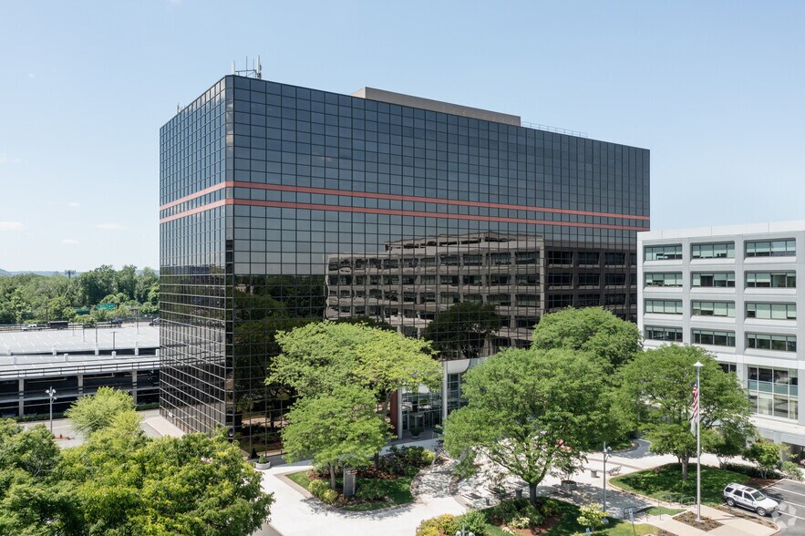 More Photos Of 250 Pehle Ave, Saddle Brook Unknown For Lease