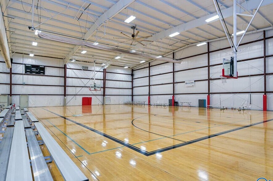 More Photos Of 4100 AL Highway 69, Guntersville Sports And Entertainment For Sale