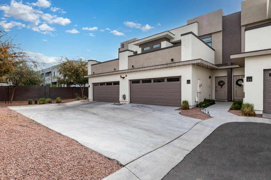 More Photos Of 2015 N 50th St, Phoenix Apartments For Sale