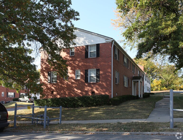 More Photos Of 3712 E 47th Ter, Kansas City Apartments For Sale
