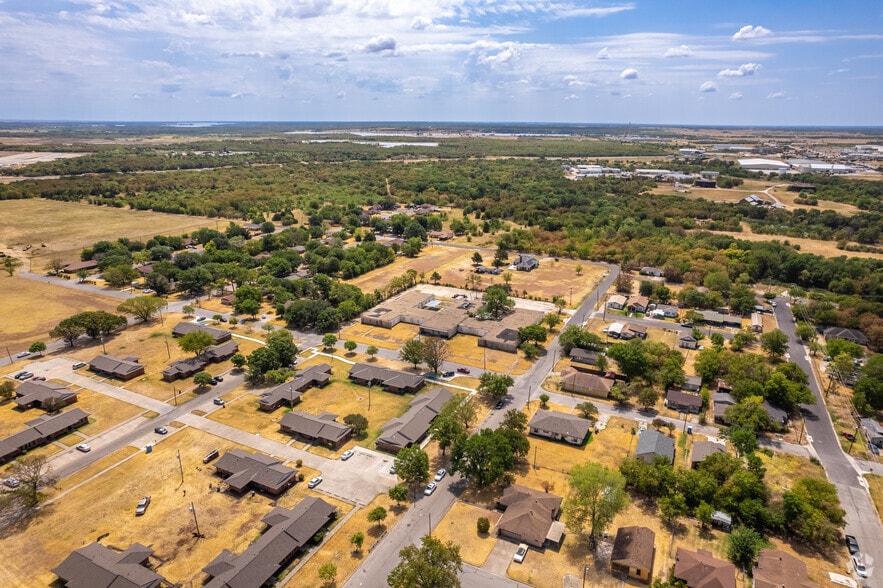 More Photos Of 901 E 16th Ave, Corsicana Apartments For Sale