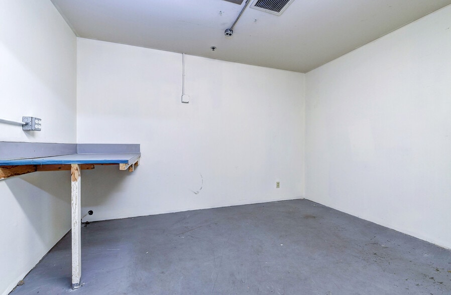 More Photos Of 3101 111th St SW, Everett Manufacturing For Lease