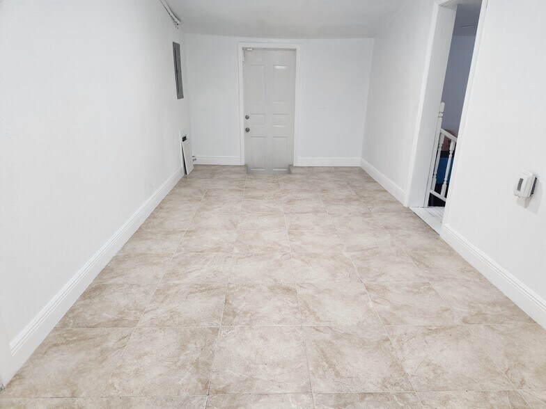 More Photos Of 1102 W Waters Ave, Tampa Office For Lease