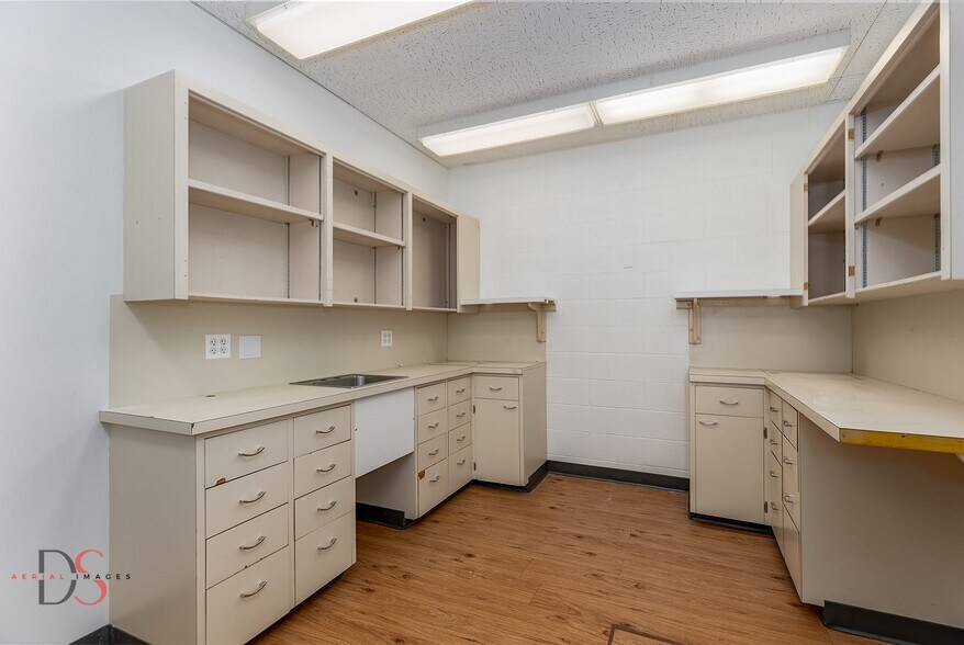 More Photos Of 612 Court St, Ottawa Medical For Lease